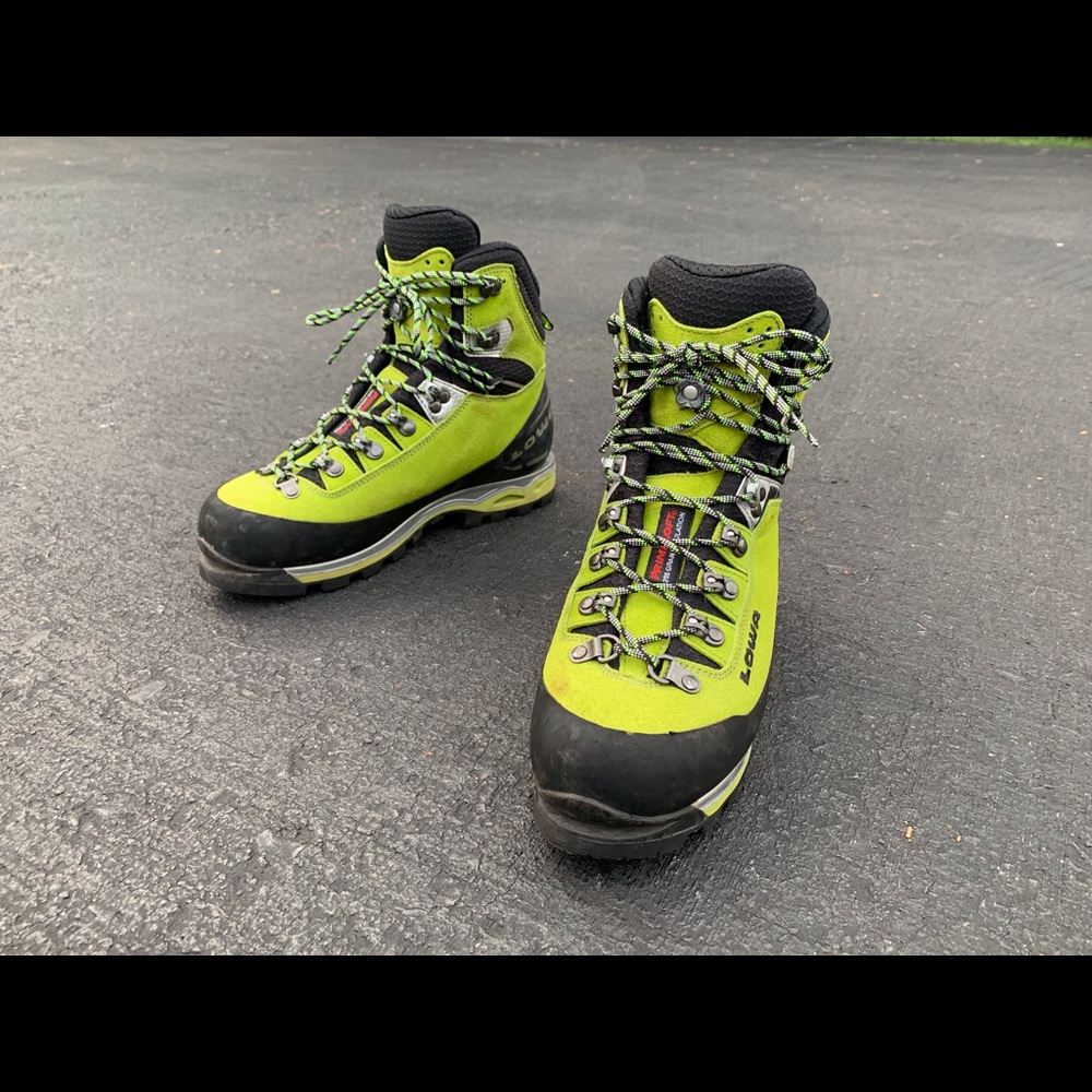 Lowa Men’s Mountain Expert Goretex EVO Hiking Boot